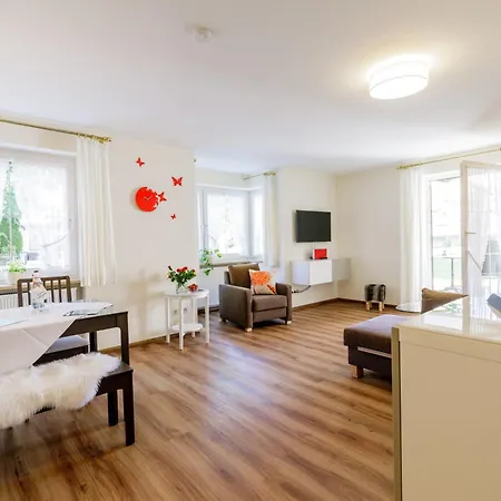Haus Am Muehlenweg - Modern Und Lichtdurchflutet דירה באד וויריסהופן